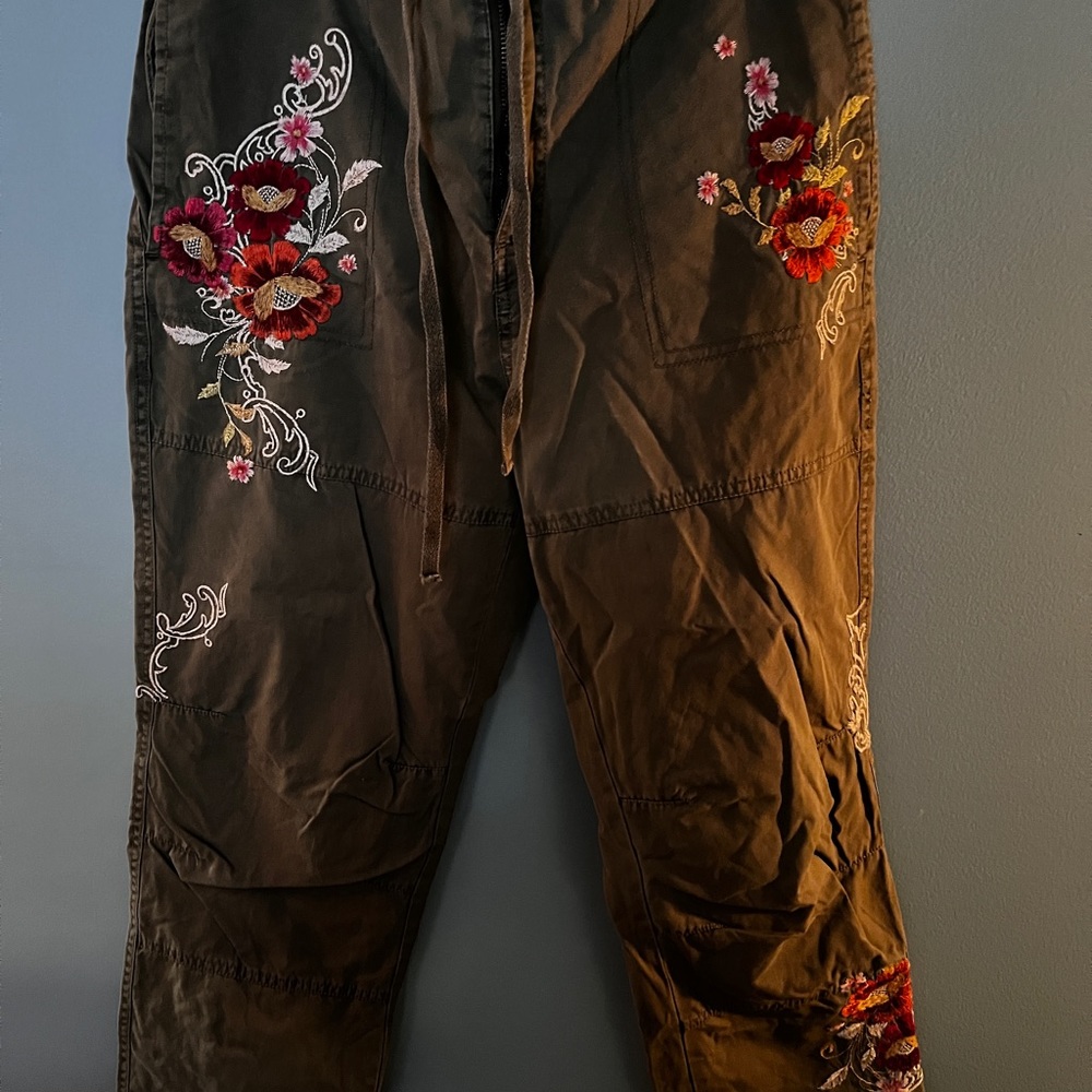 Floral Embroidered womens Pants